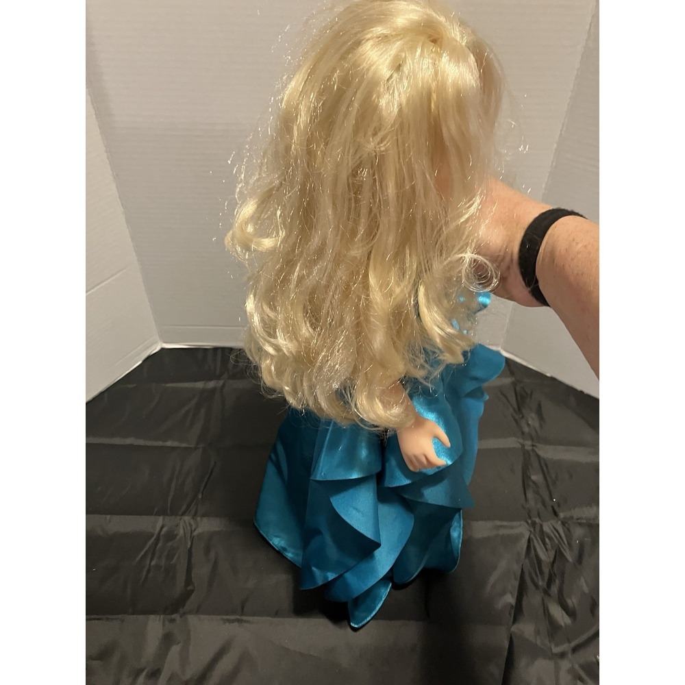 Toys R Us TRU Exclusive Journey Girls 18" Doll Meredith in Australia Blonde Hair - Picture 4 of 9